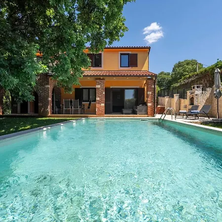 Hrast Vila