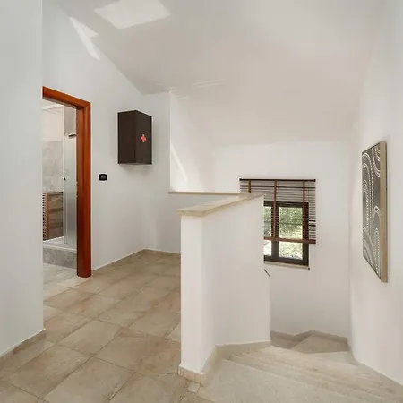 Vila Hrast