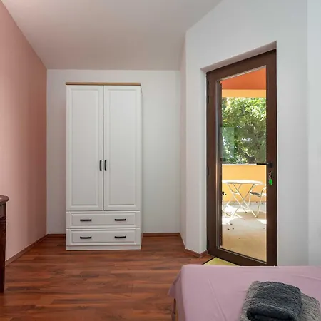 Hrast Višnjan