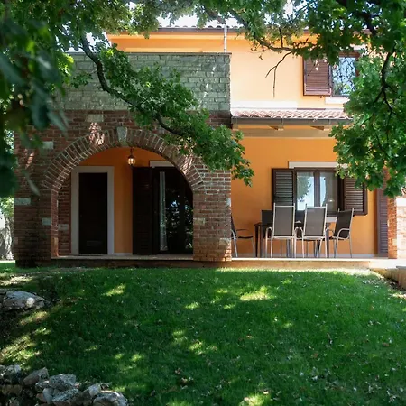 Vila Hrast